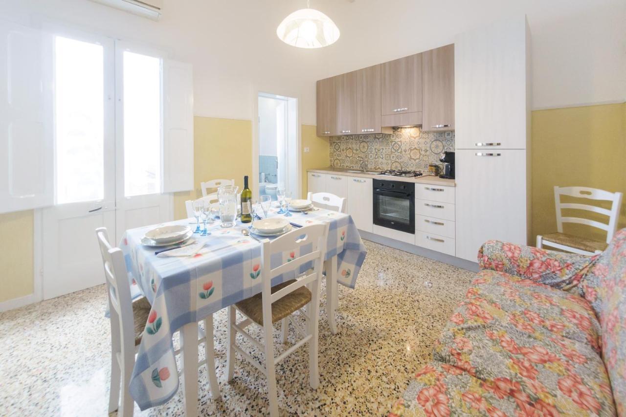 Casa Vacanze Penelope Alessano Exteriör bild
